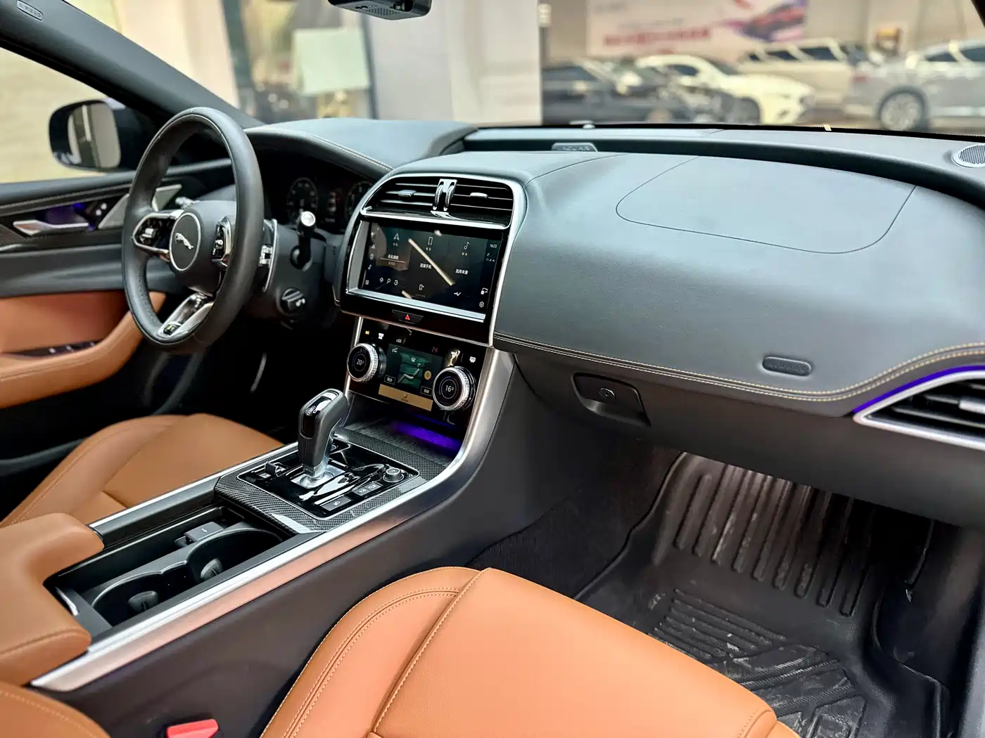 Jaguar XEL 2024 Model 2.0T 250PS R-DYNAMIC S Gloss Black Sport Edition фото 6