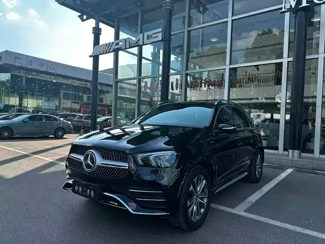 Mercedes-Benz GLE 2023 GLE 350 4MATIC Fashion — фото 4