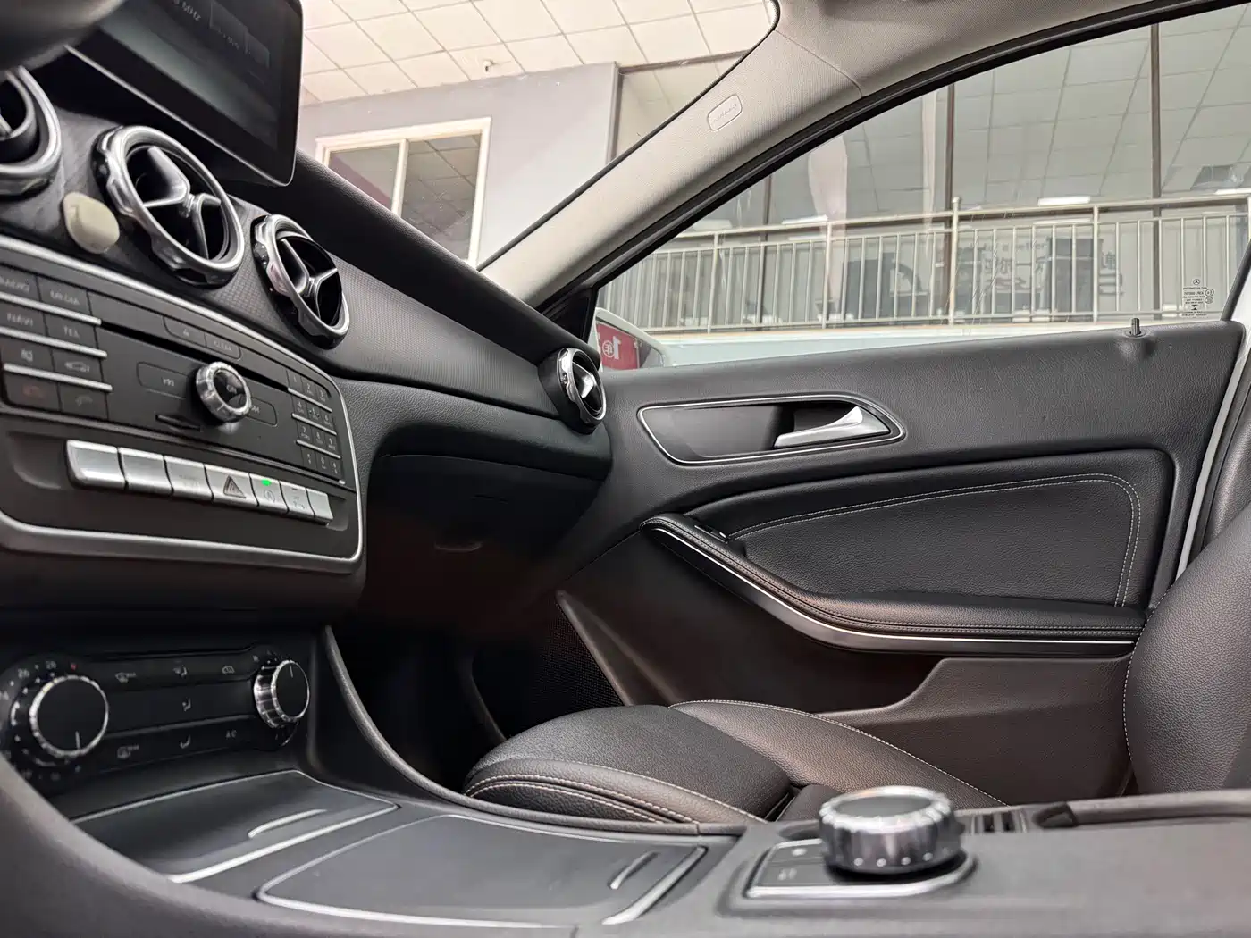 Mercedes-Benz GLA 2018 GLA 200 Fashion фото 9