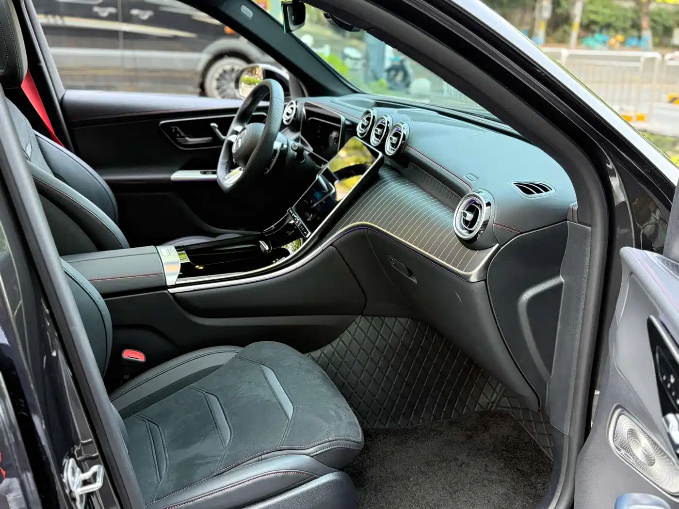 Mercedes-Benz GLC AMG 2024 AMG GLC 43 4MATIC фото 11