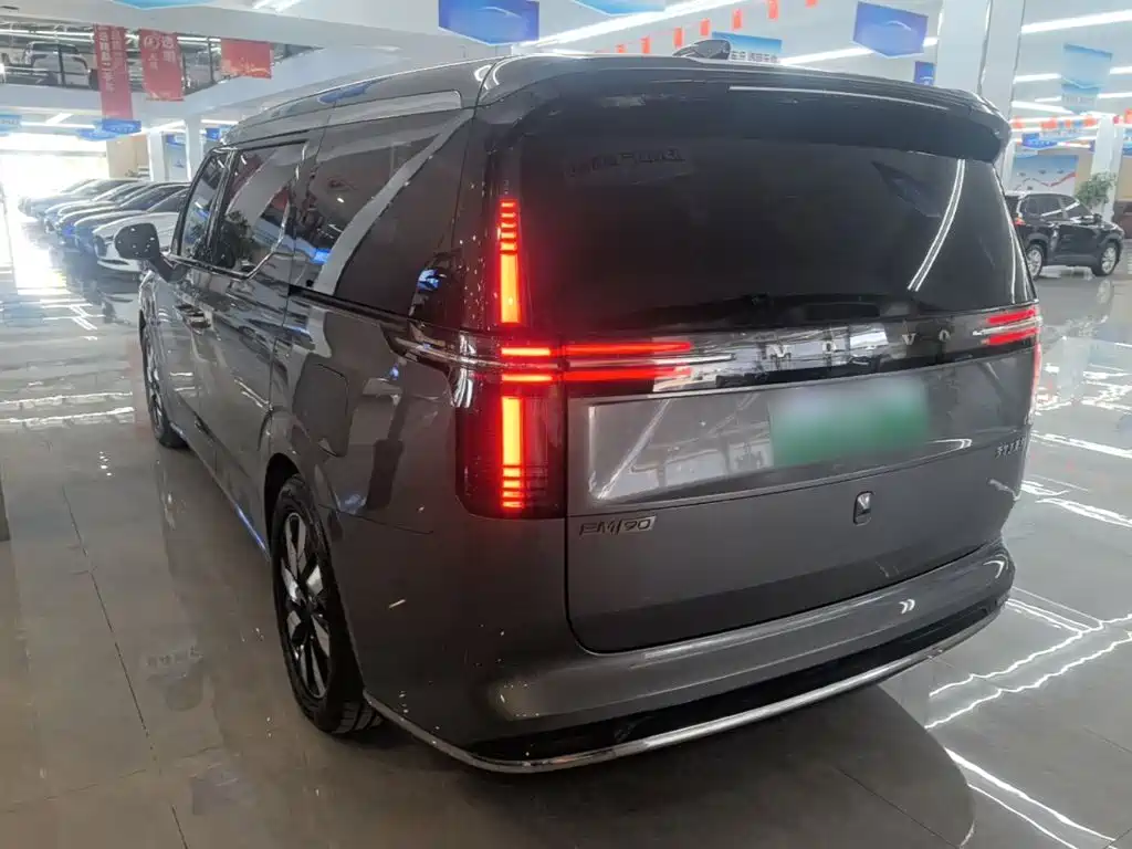 Volvo EM90 2024 2025 Ultra Six-Seater