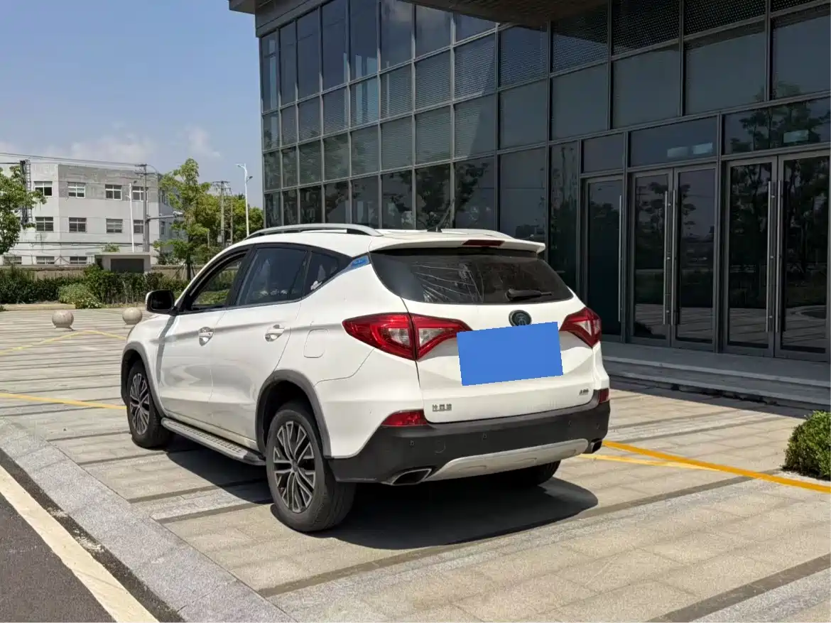 BYD Song New Energy 2017 Song DM 1.5TID Full-time 4WD Luxury фото 9