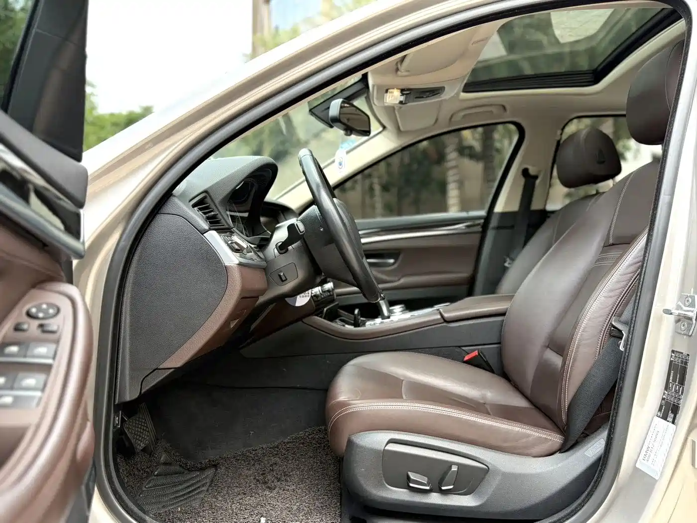 BMW 5 Series 2014 525Li Luxury Design Package фото 6