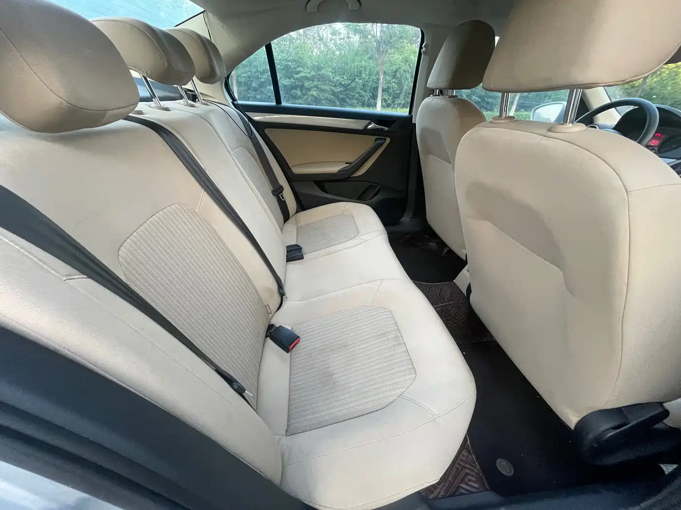 Volkswagen Jetta 2015 1.4L Manual Comfort фото 10