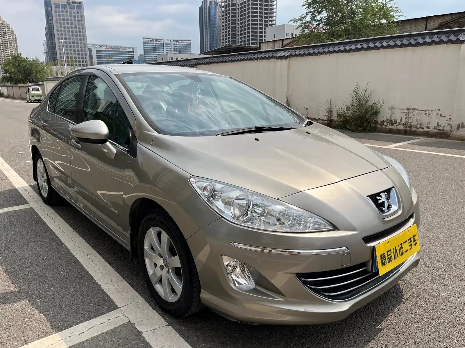 Фото 3 - Peugeot 408