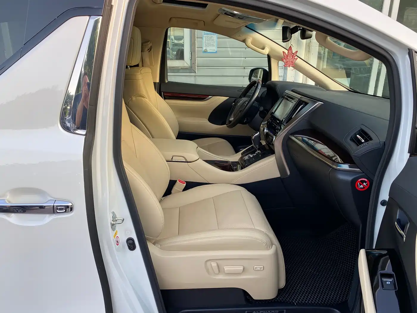 Toyota Alphard 2015 3.5L Luxury Edition фото 12