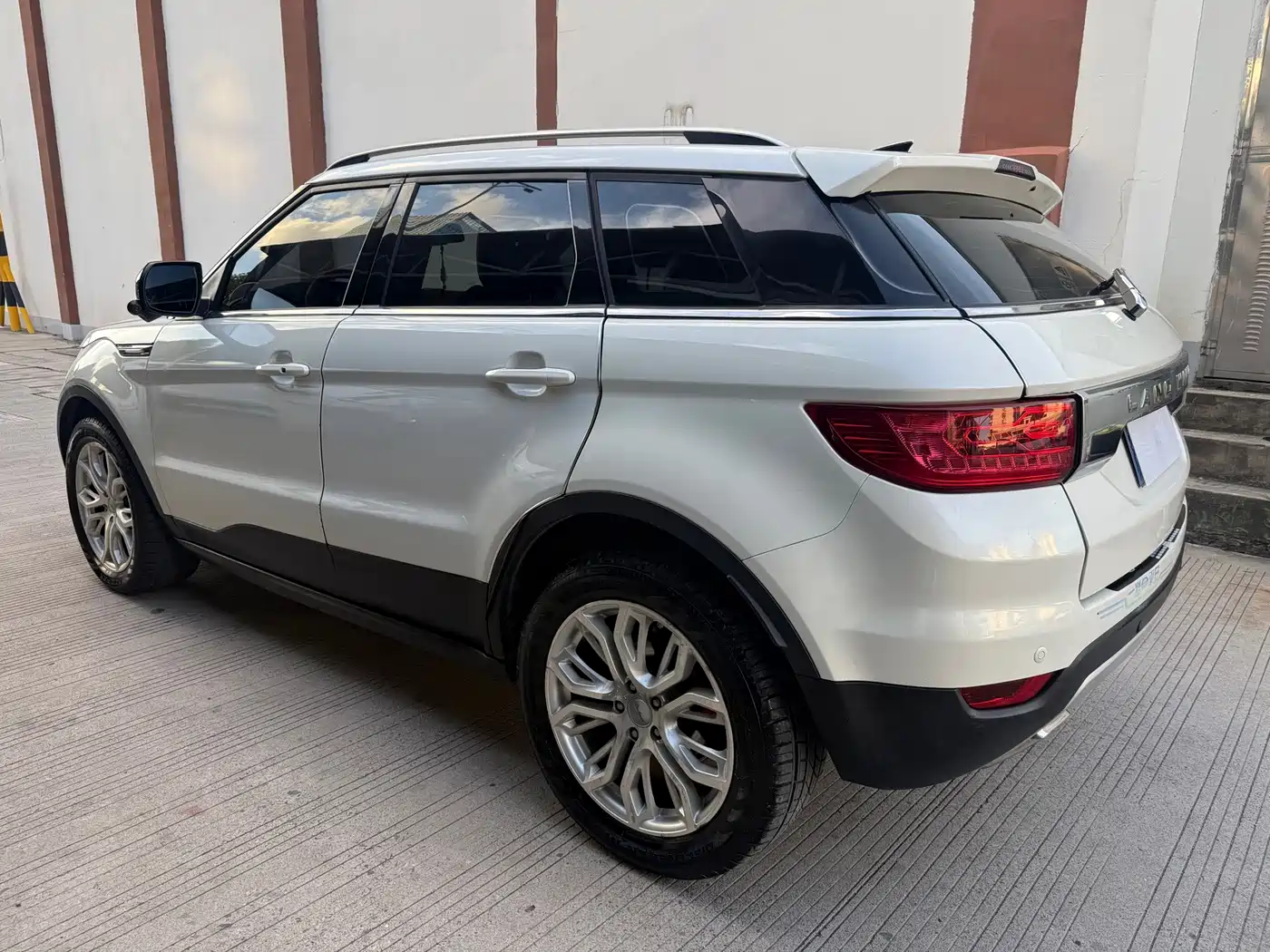 Landwind X7 2016 2015 2.0T Panoramic Flagship Edition