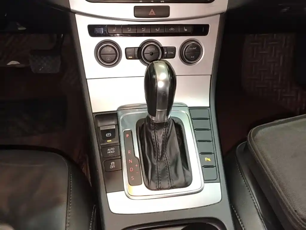 Volkswagen Magotan 2013 1.8TSI Luxury фото 14