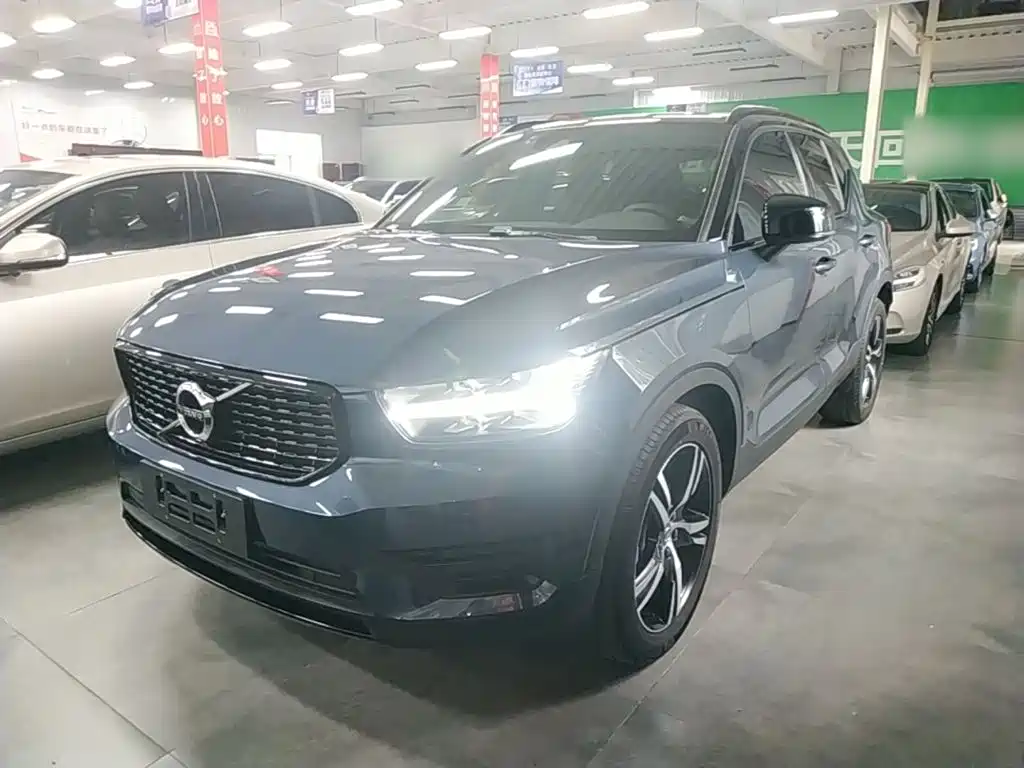 Volvo XC40 2022 2022 Model T4 AWD Smart Vision Sport Edition