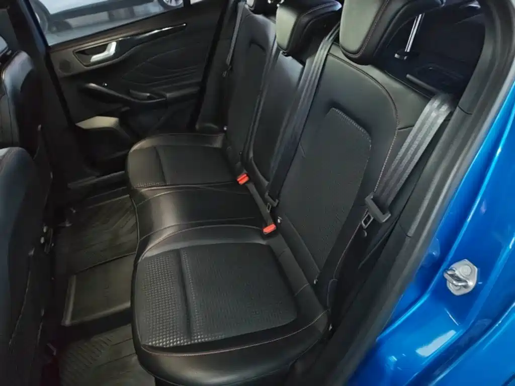 Ford Focus 2022 2021 Sedan EcoBoost 180 Auto ST Line