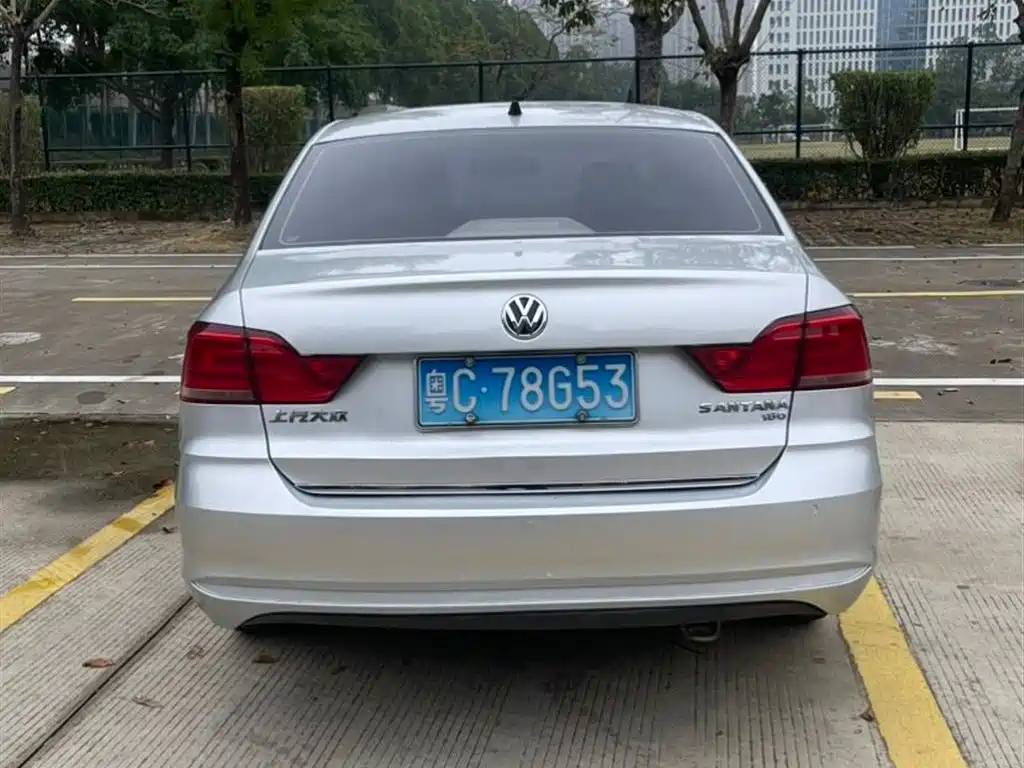 Volkswagen Santana 2016 1.6L Automatic Luxury Edition фото 6