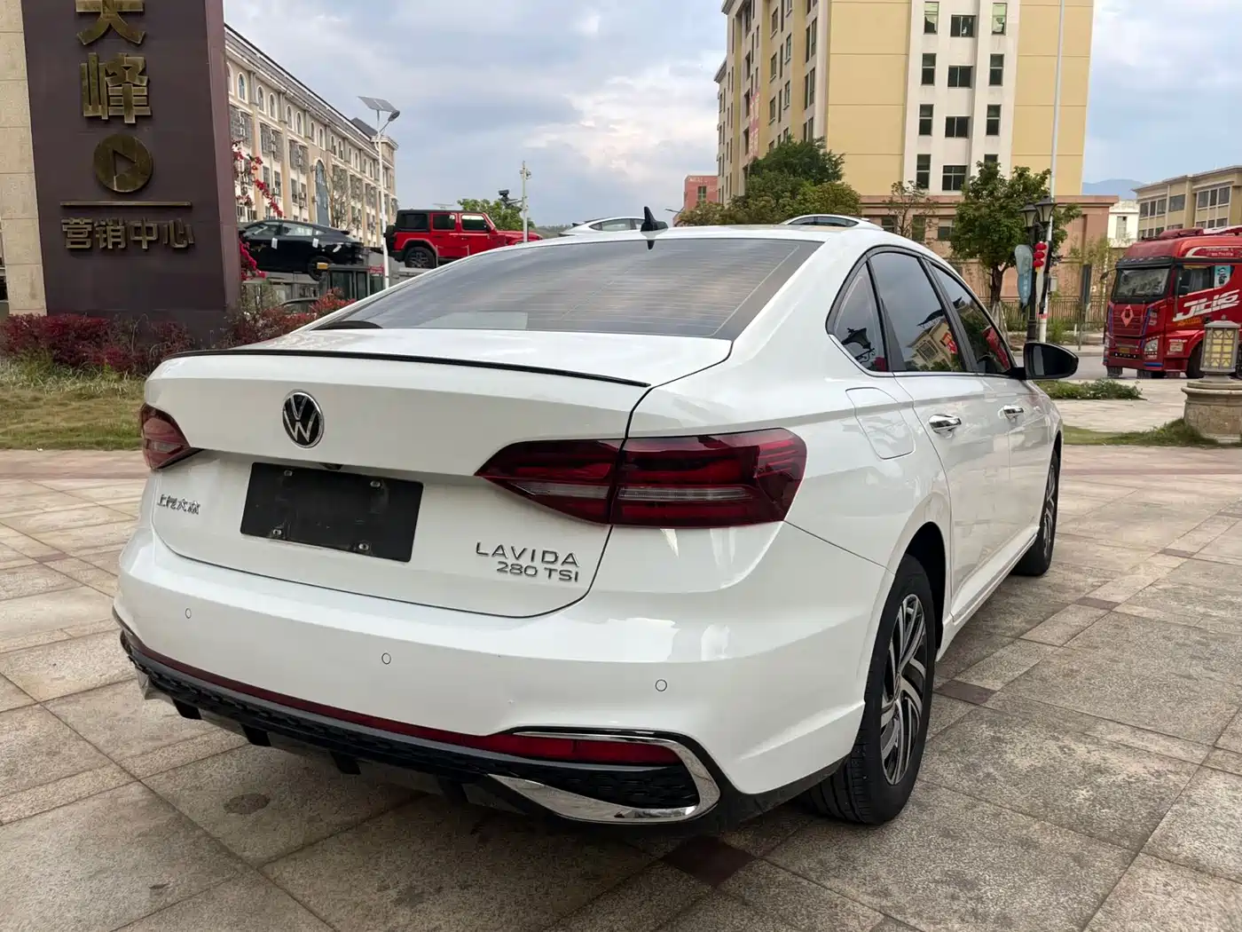 Volkswagen Lavida 2023 280TSI DSG Starlight Comfort Edition фото 9