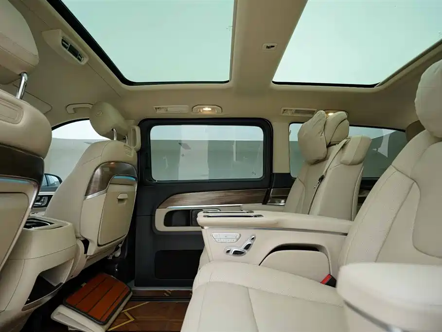 Mercedes-Benz V-Class 2020 Model V 260 L Long Wheelbase Luxury фото 17