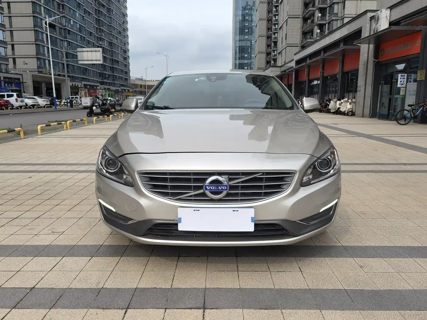 VOLVO S60