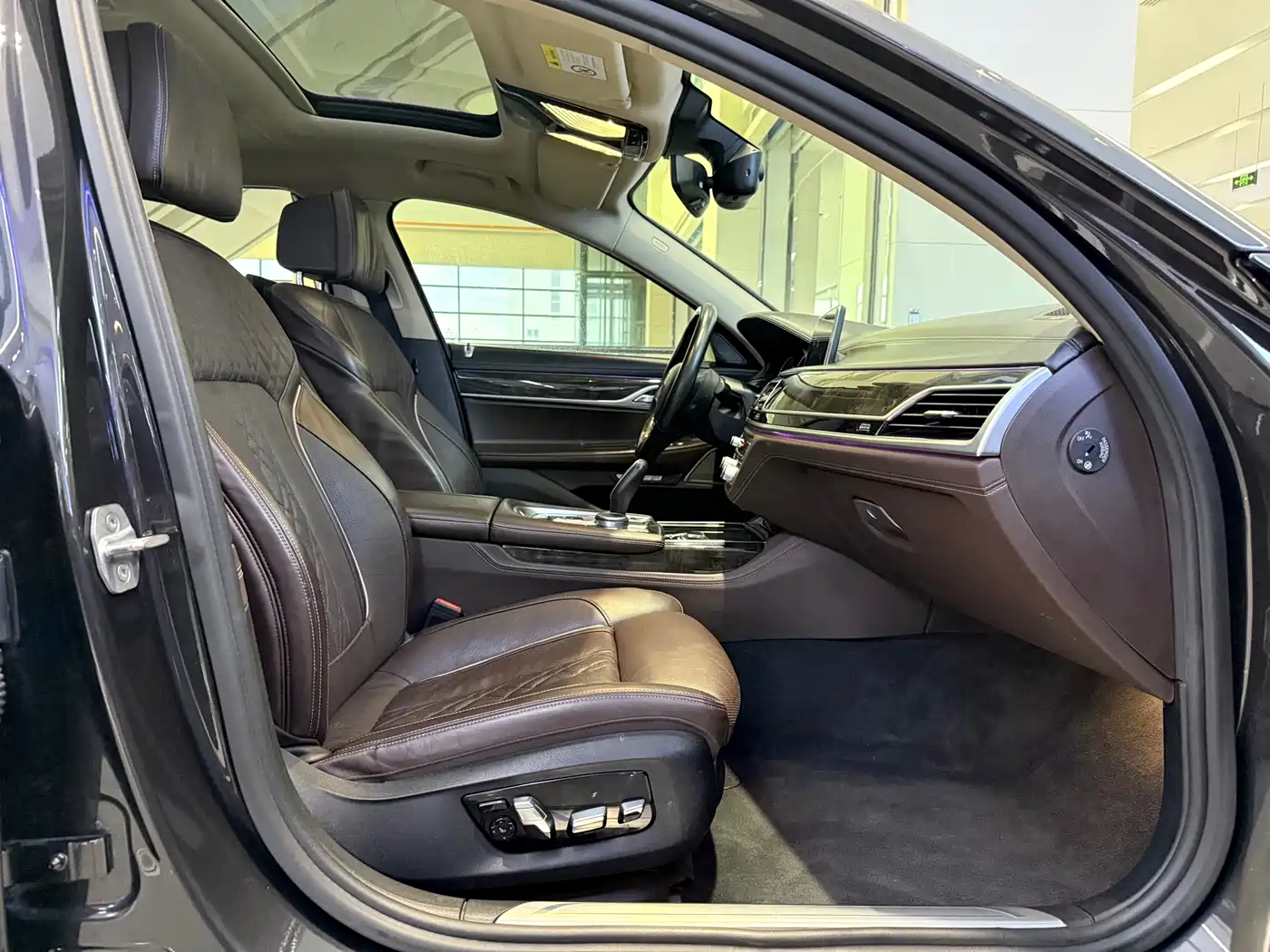 BMW 7 Series 2016 730Li Luxury фото 13