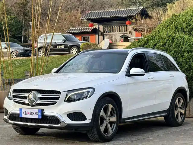 MERCEDES-BENZ GLC