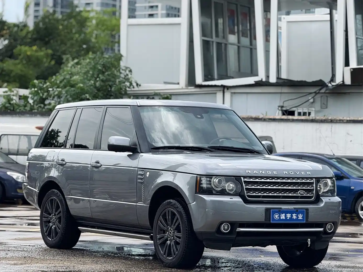 Land Rover Range Rover 2012 5.0 SC V8 фото 3