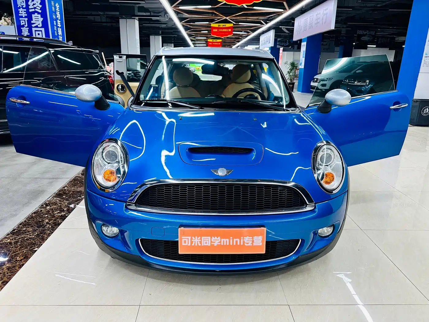 Фото 25 - MINI CLUBMAN