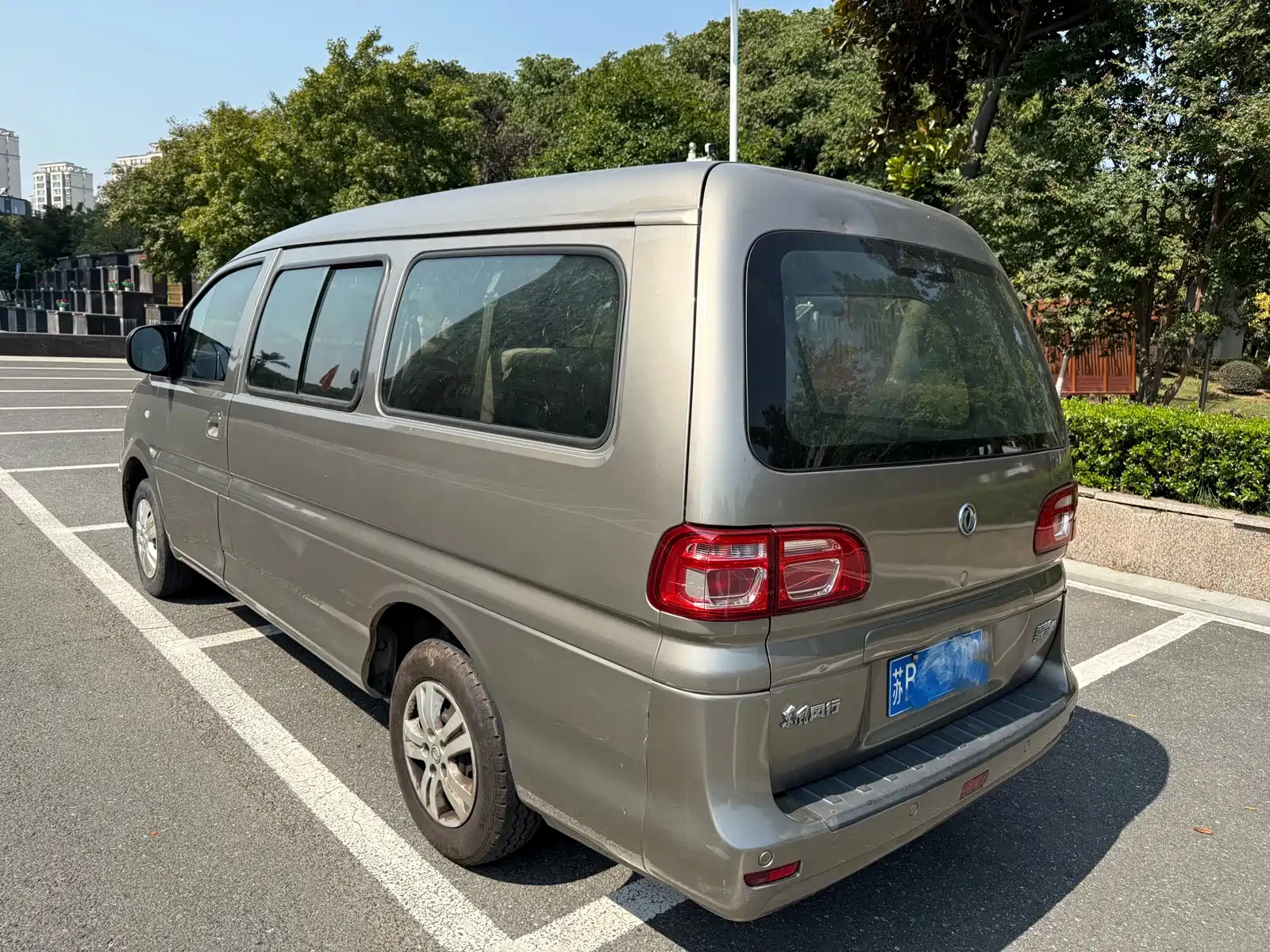 صورة 4 - Dongfeng Fengxing Lingzhi