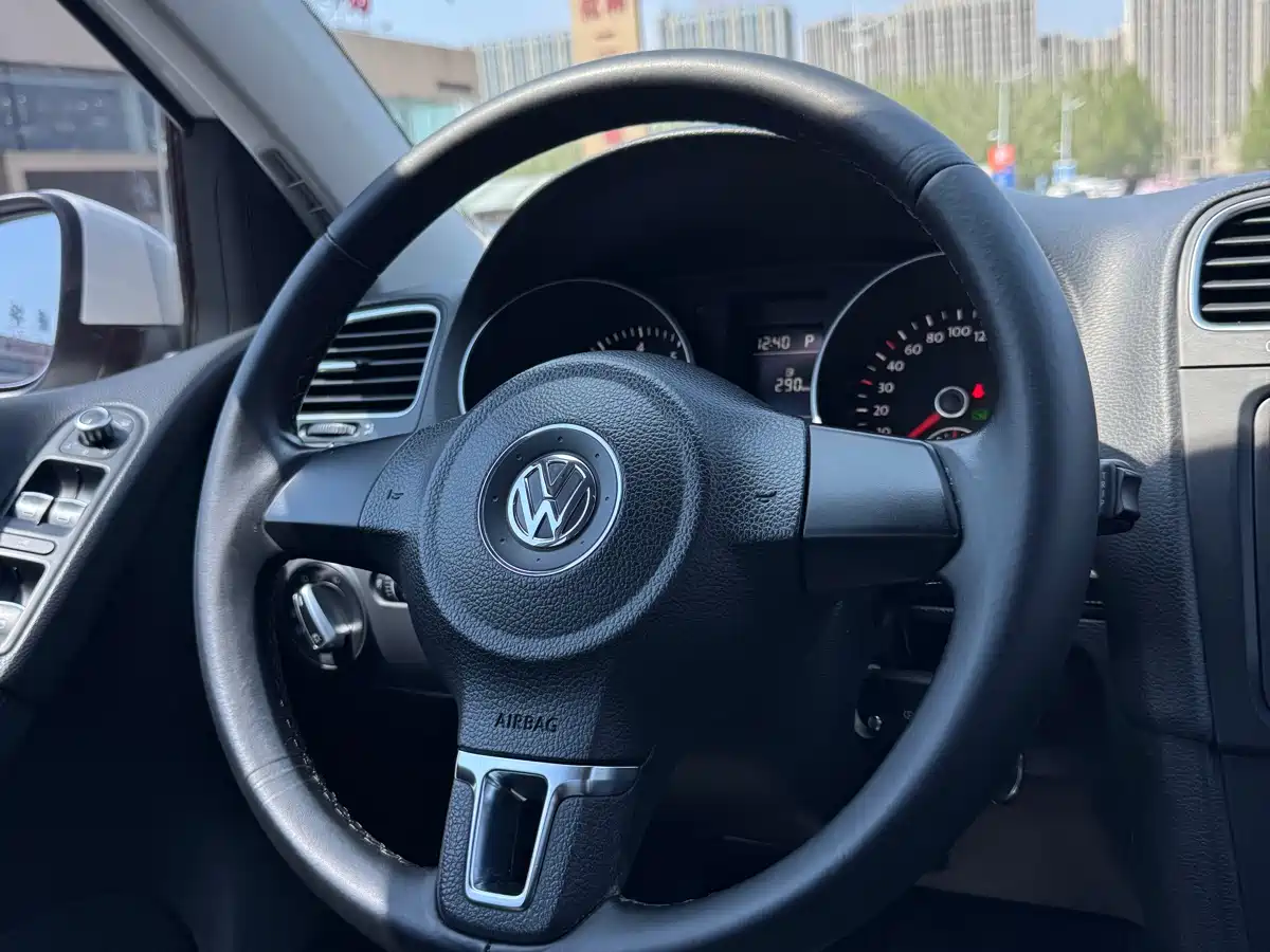 Volkswagen Golf 2012 1.4TSI Automatic Comfort фото 13