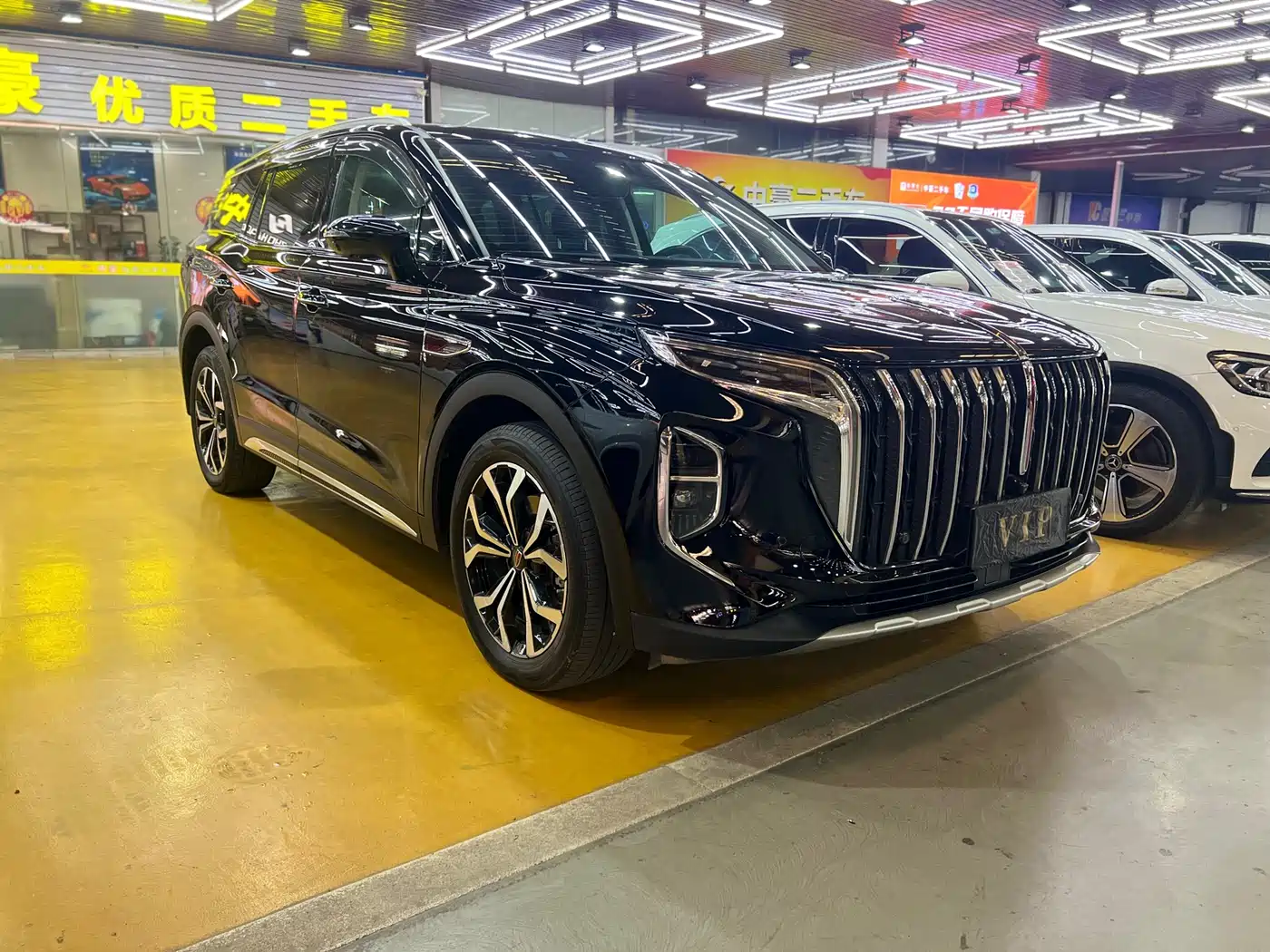 Hongqi HS7 2023 2.0T Auto 4WD Qi Chang Edition 6-Seater фото 2