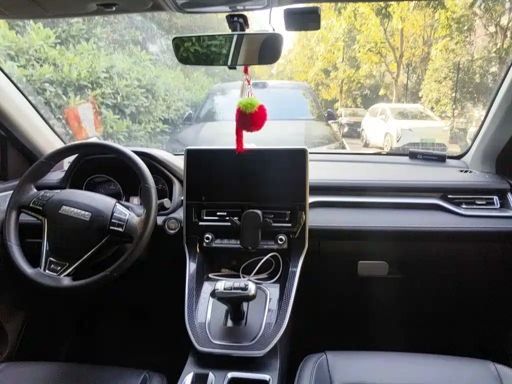 Photo 12 - Haval M6