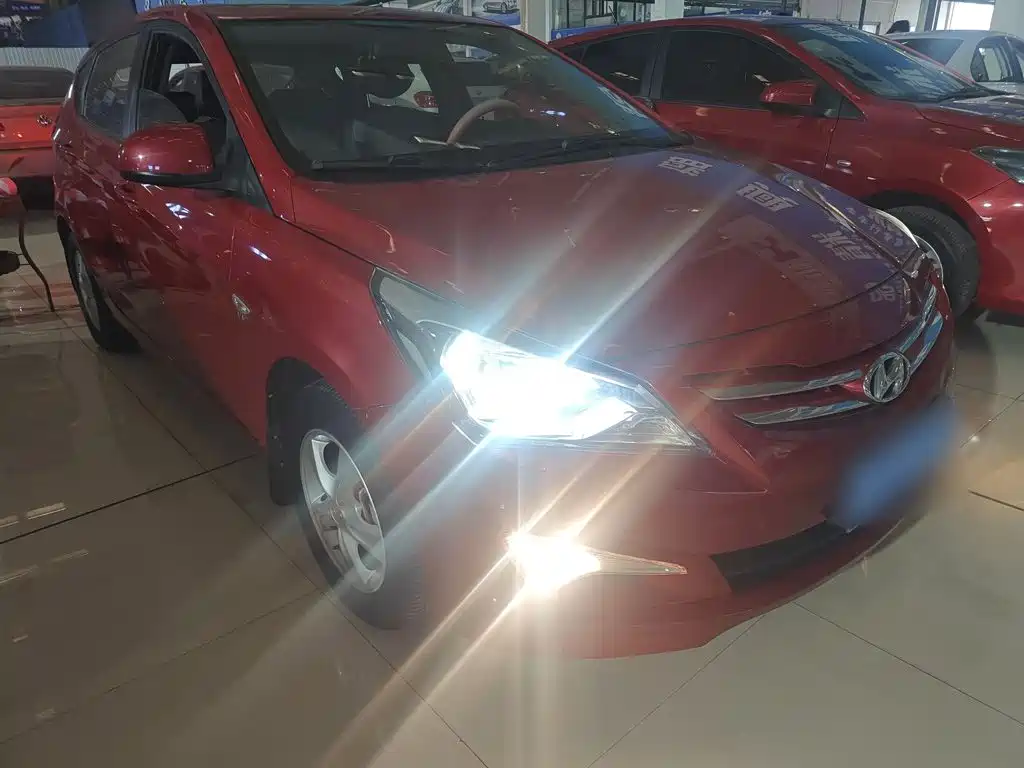 Photo 22 - Hyundai Reina