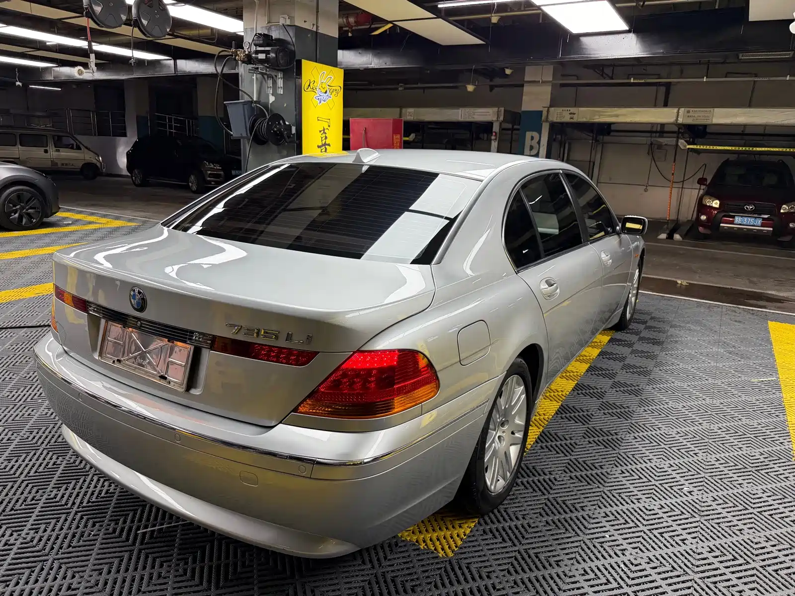 Фото 4 - BMW 7 Series