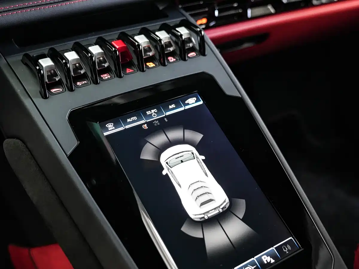 LAMBORGHINI HURACÁN