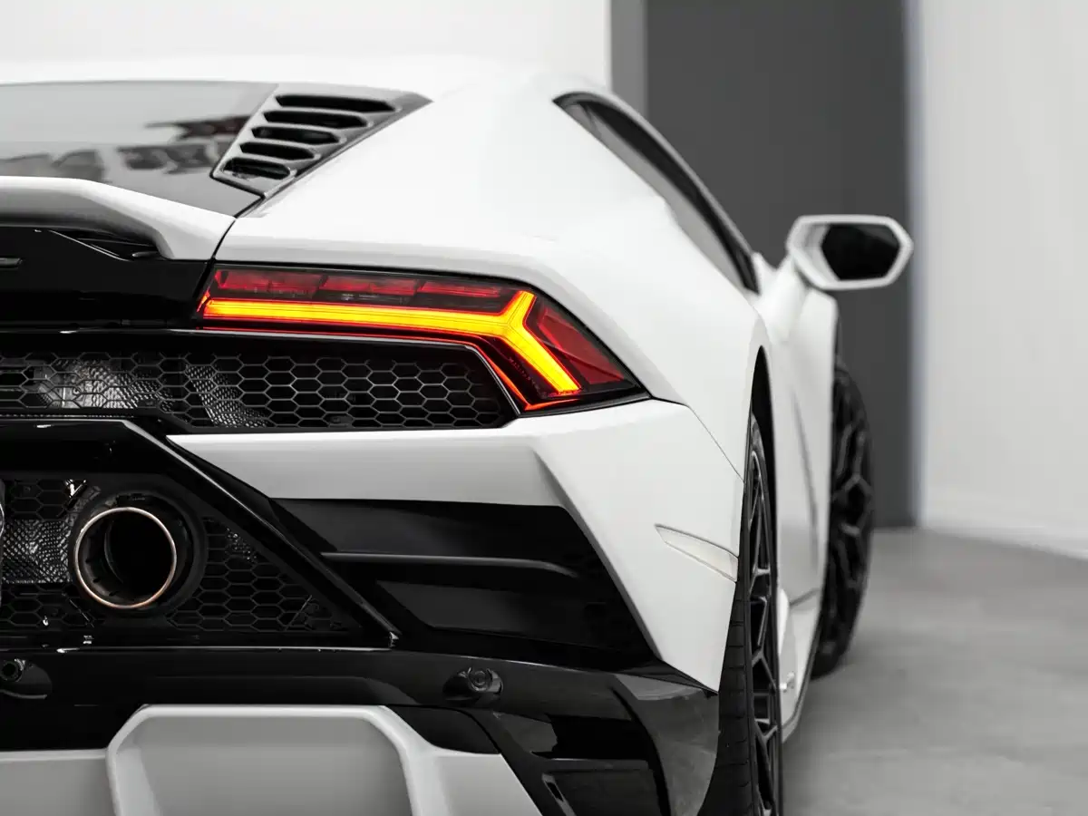LAMBORGHINI HURACÁN