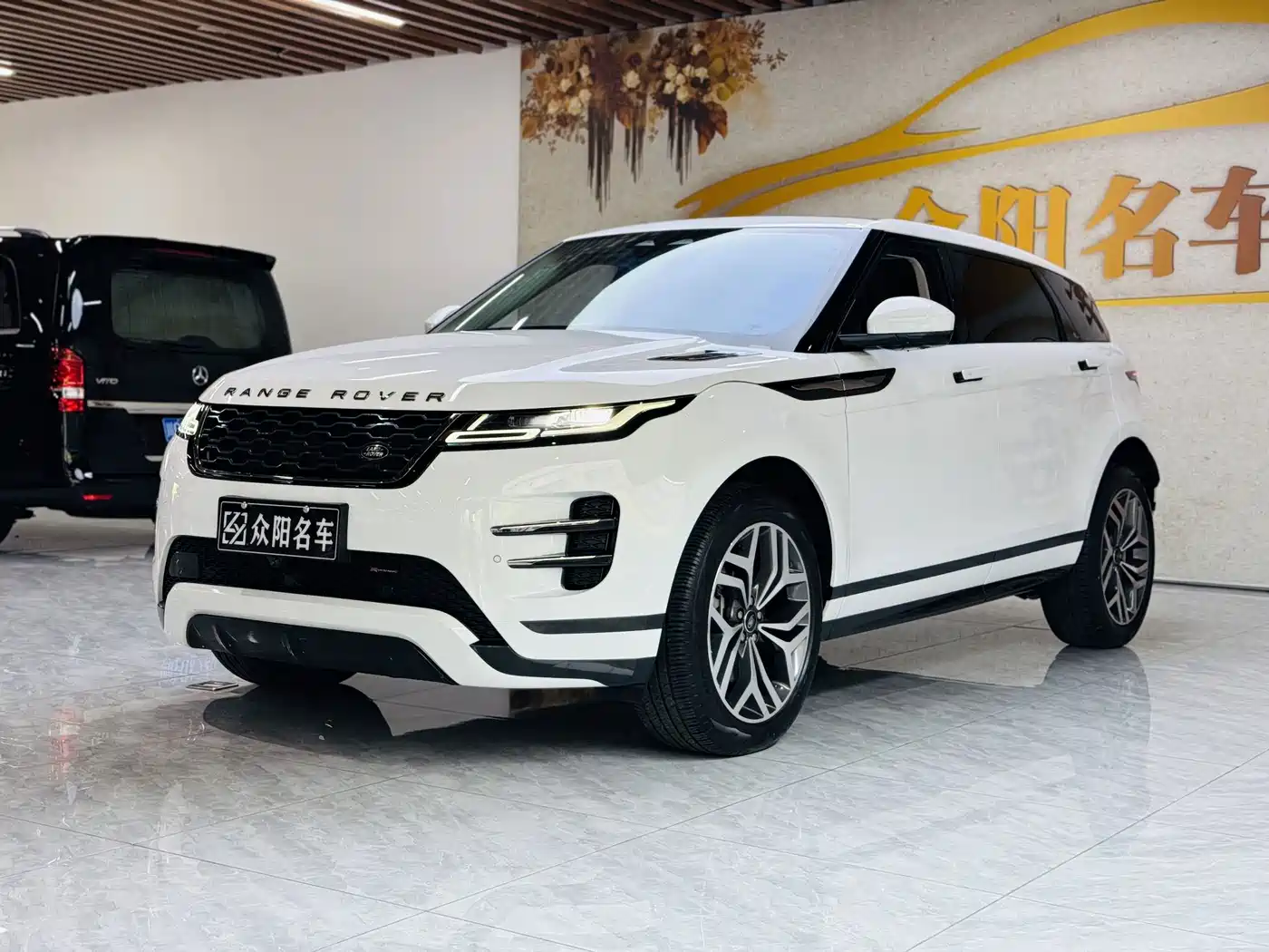 Land Rover Range Rover Evoque 2022 Range Rover Evoque L 249PS R-Dynamic Luxury Edition