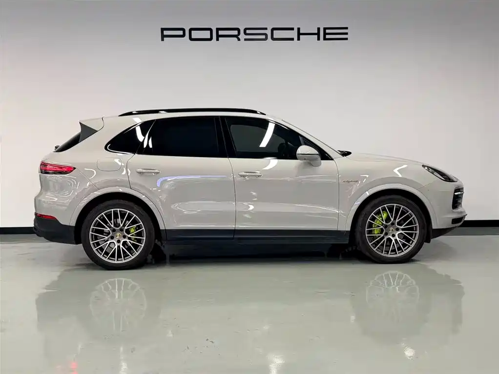 Porsche Cayenne New Energy 2021 Cayenne E-Hybrid 2.0T фото 4