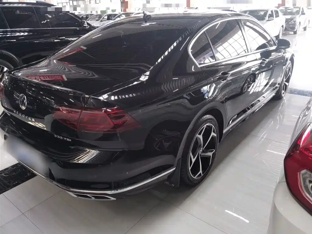 Volkswagen Magotan 2023 Model 2 Million Commemorative Edition 330TSI DSG Luxury фото 7