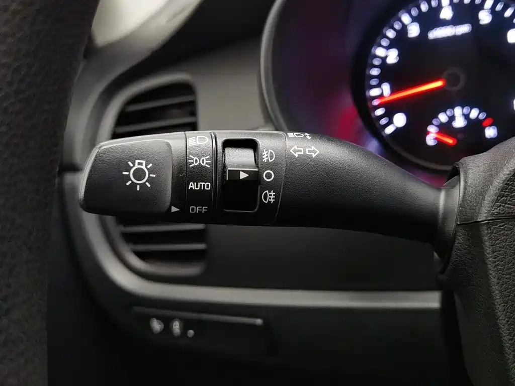 Kia K2 2017 2017 Sedan 1.4L AT GLS