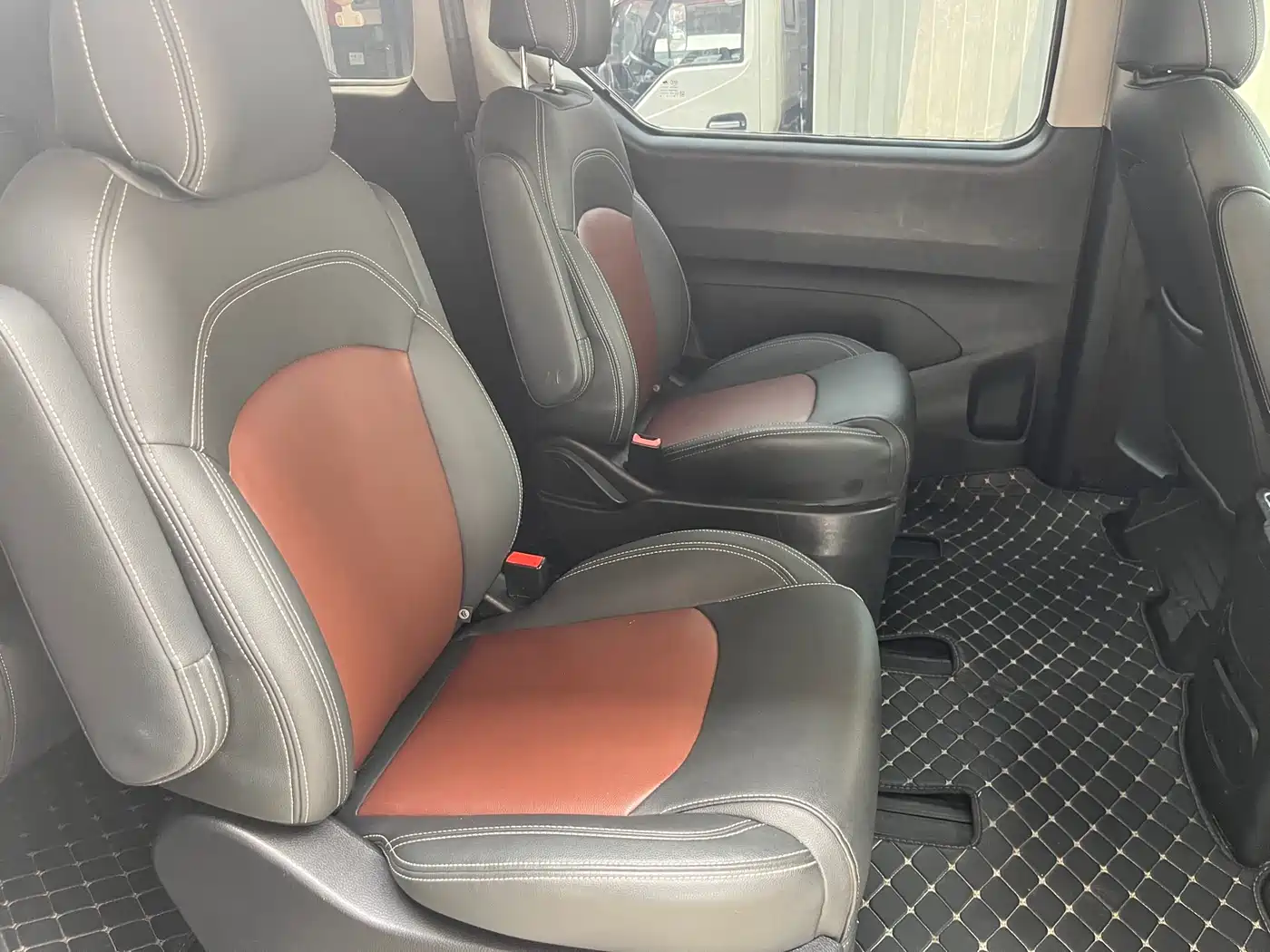 SAIC Maxus Maxus G10 2018 PLUS 2.0T Automatic Executive Edition фото 6