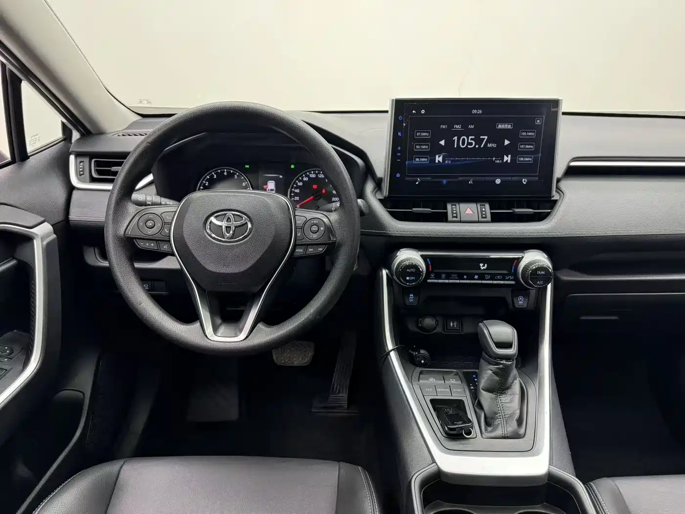Toyota Wildlander 2020 2.0L CVT 2WD Premium фото 11