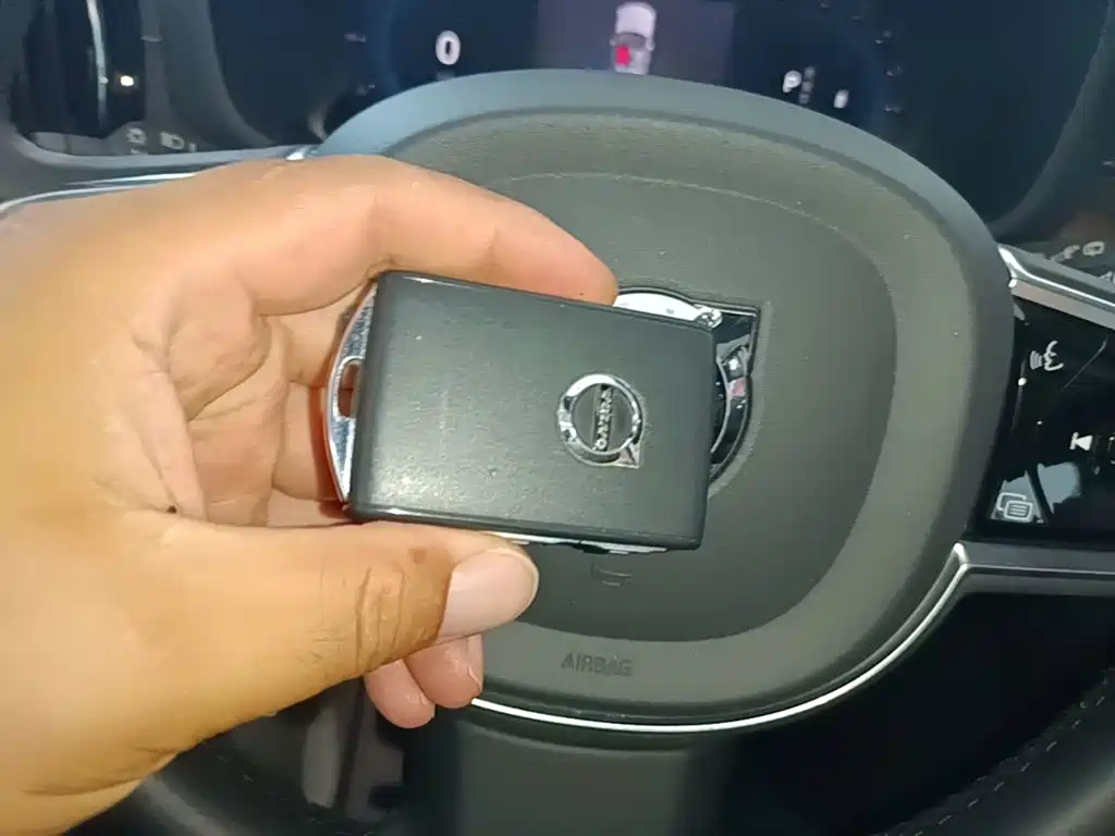 Фото 9 - Volvo XC60