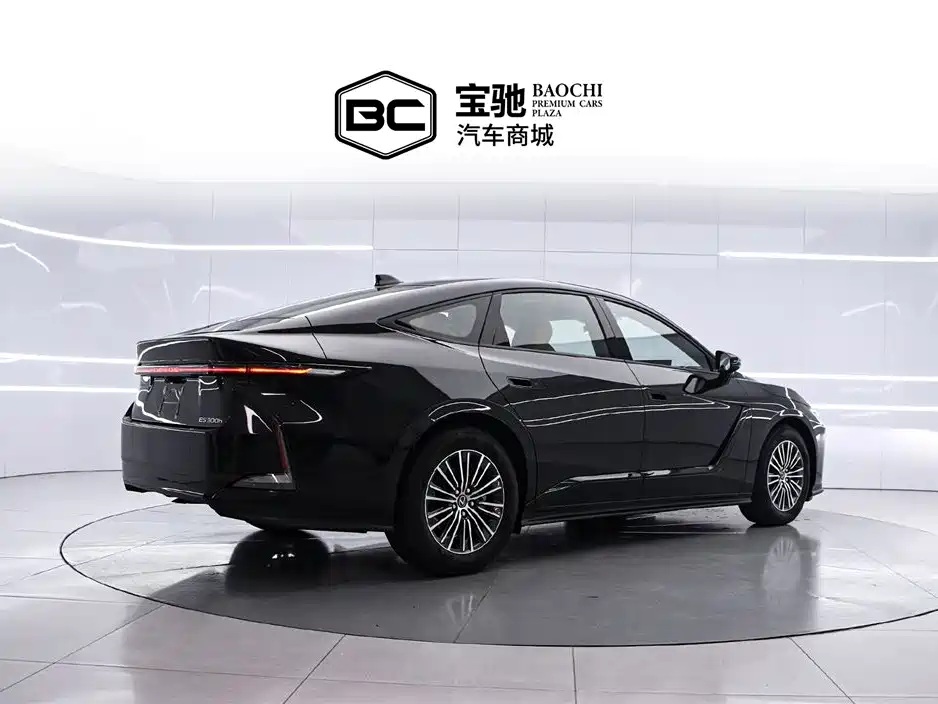 Lexus ES 2025 Model 300h Base Version фото 3
