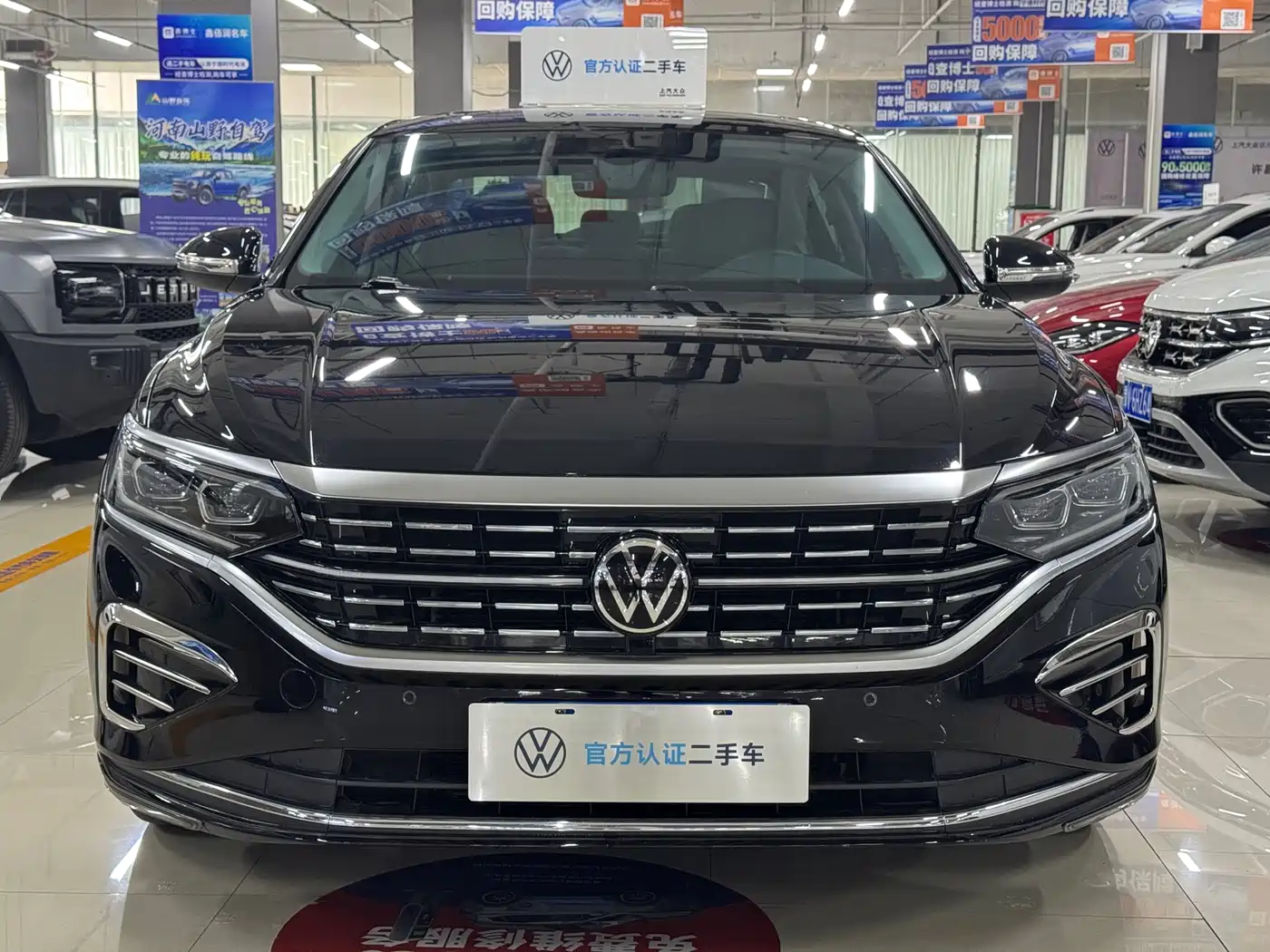Volkswagen Passat 2022 330TSI Luxury Edition фото 2