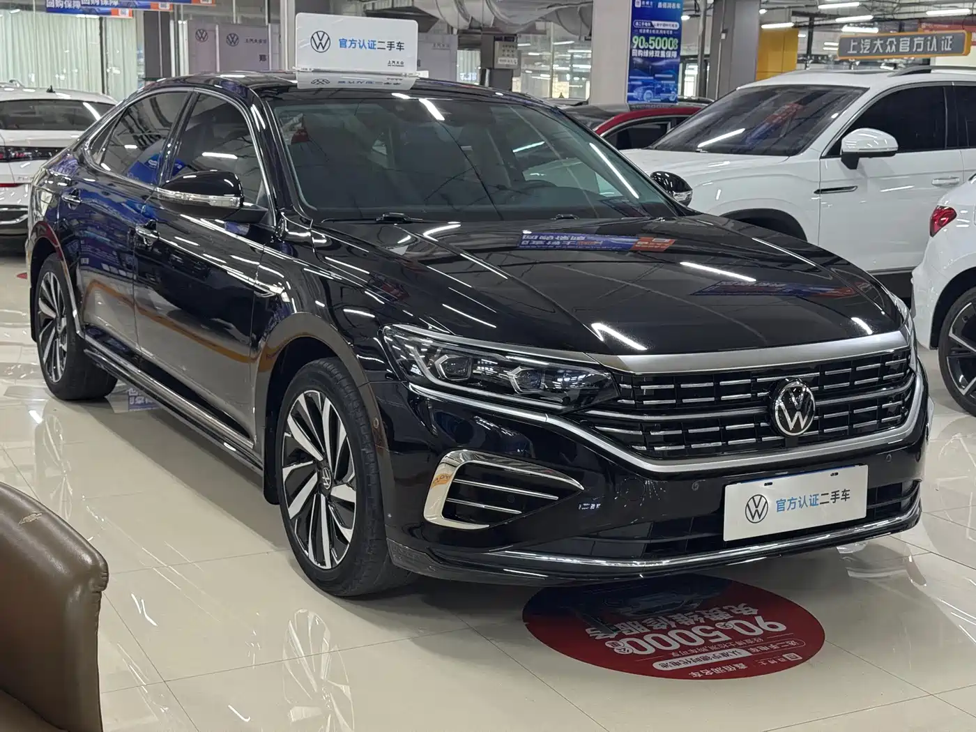 Volkswagen Passat 2022 330TSI Luxury Edition фото 3