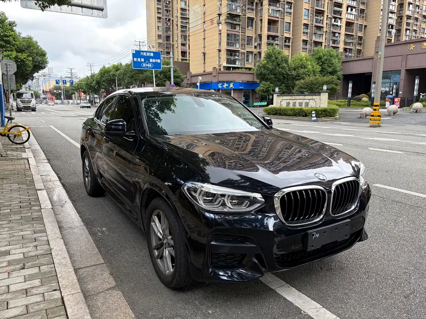 Photo 3 - BMW X4