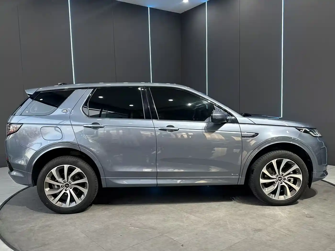 Land Rover Discovery Sport 2020 249PS R-Dynamic Performance фото 5