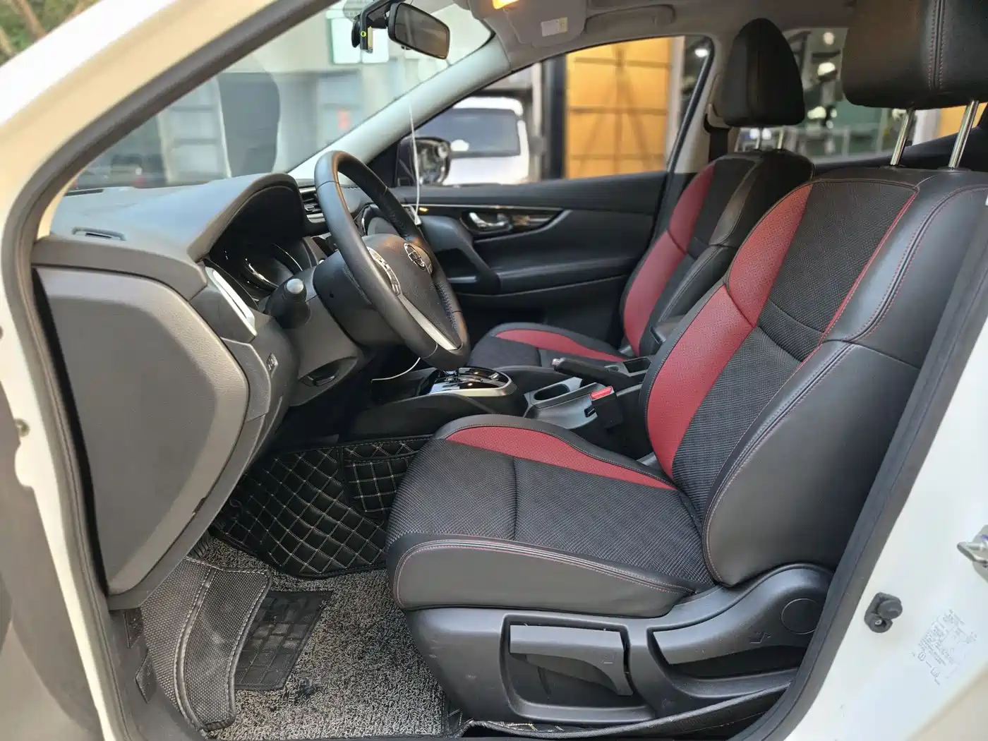 Фото 9 - Nissan Qashqai