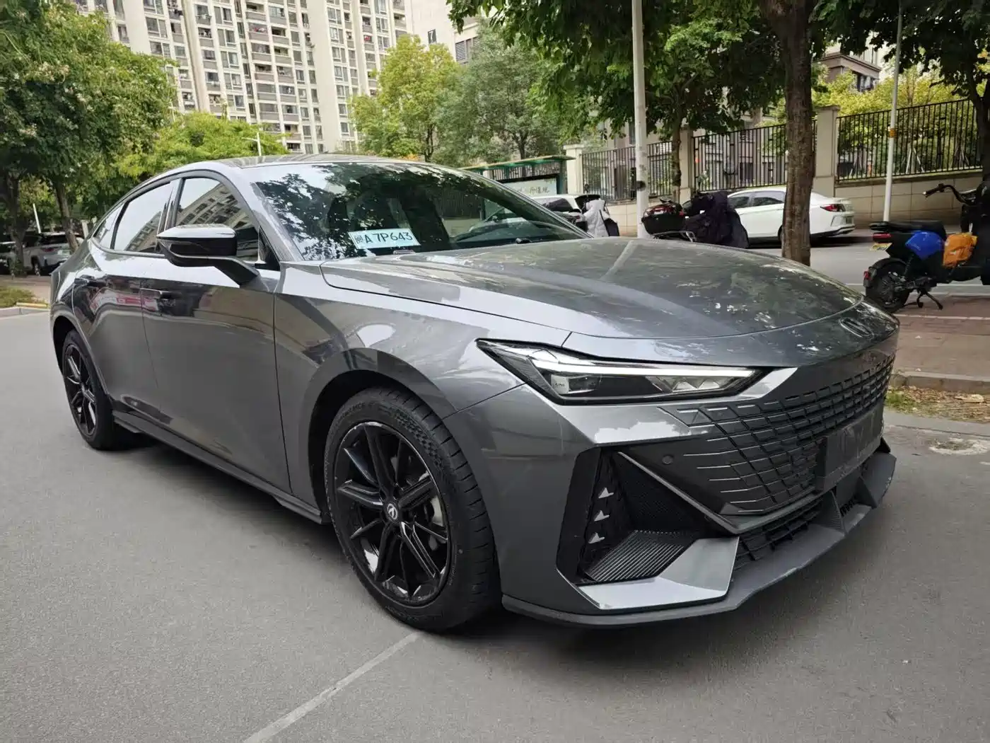 CHANGAN UNI-V