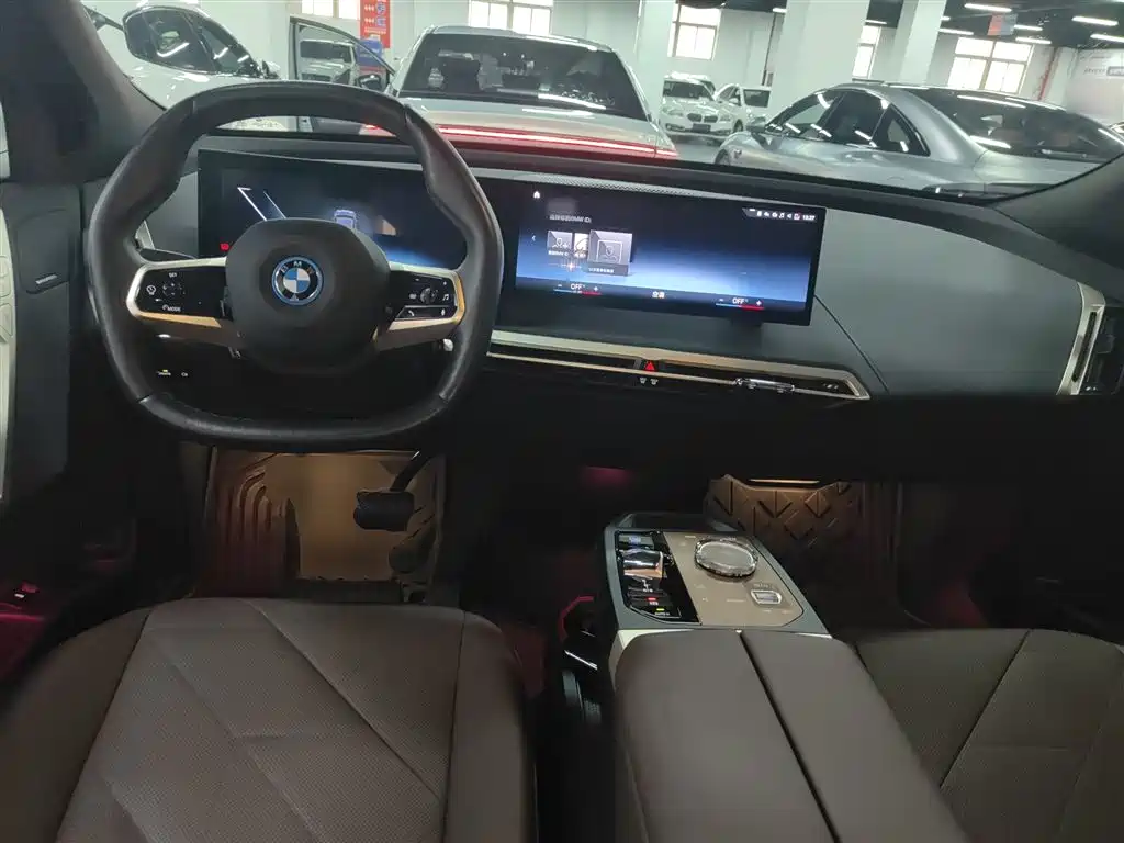 BMW iX 2022 xDrive40 фото 6