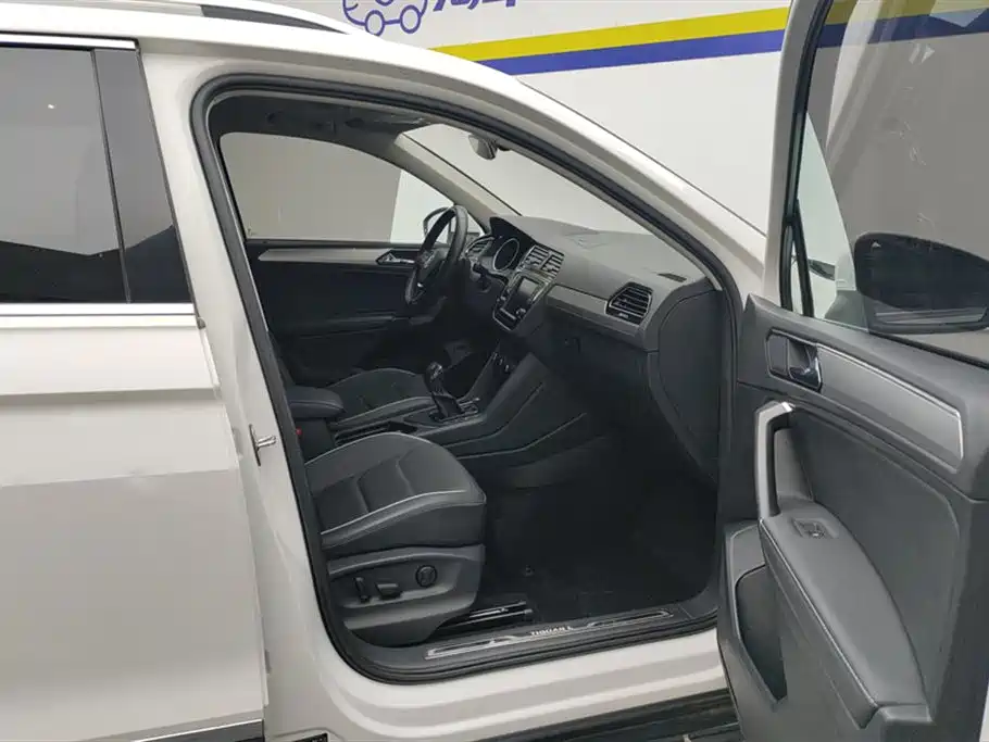 Volkswagen Tiguan L 2017 330TSI Automatic 2WD Flagship Edition фото 8
