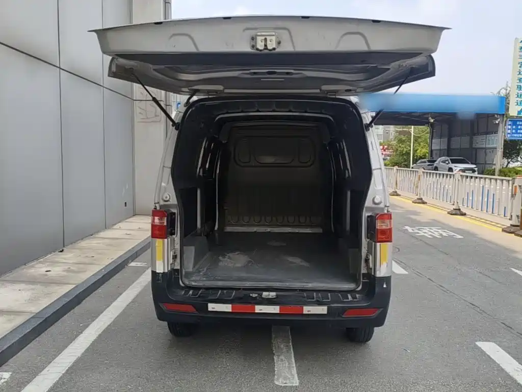 Jinbei Little Sea Lion X30 2023 2023 1.5L Super Comfort Van 2/5 Seats Non-AC SWC15M