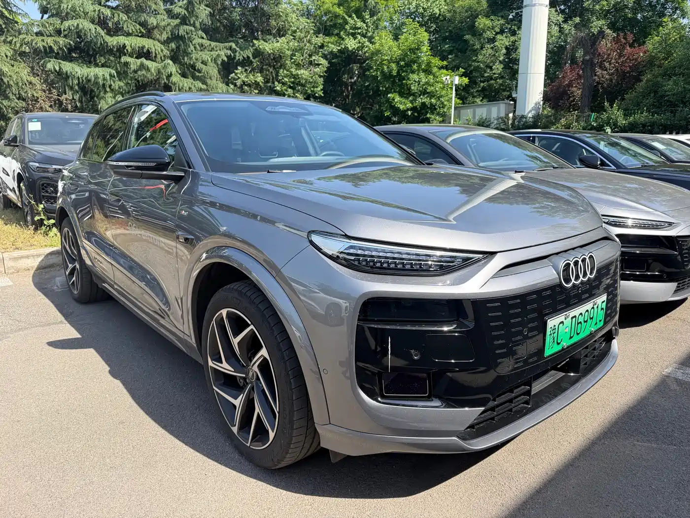 Audi Q6L e-tron 2025 Model Pioneer Edition фото 2