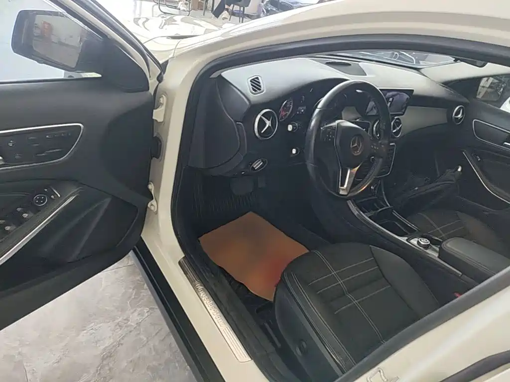 Mercedes-Benz GLA (Import) 2015 2015 GLA 200