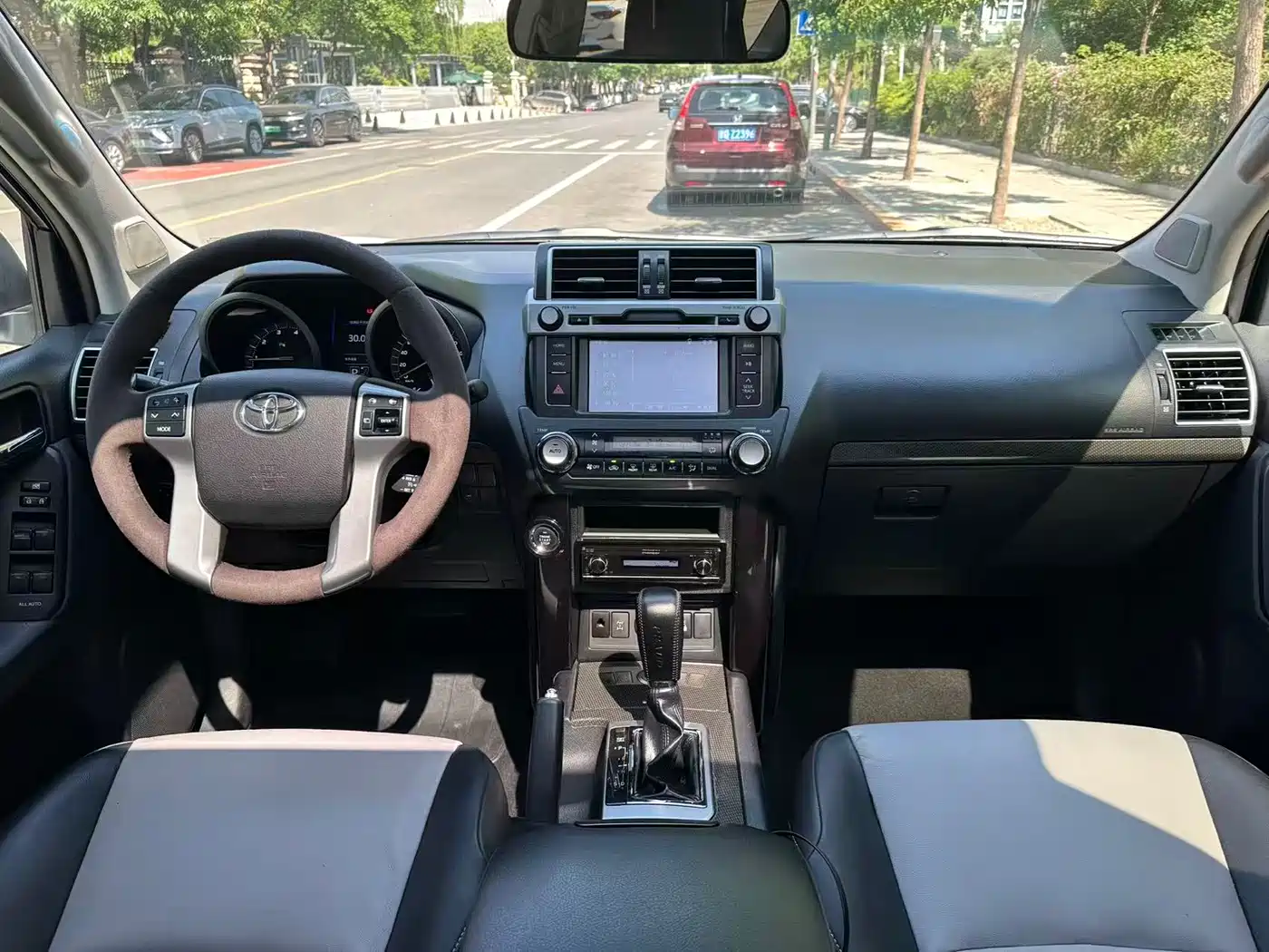 Toyota Prado 2014 4.0L Automatic TX-L фото 12